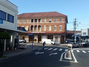 Earlwood Hotel