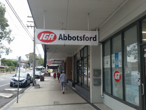 Main Street shopping along Great North Road