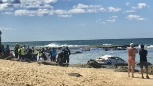 Bar Beach: Car goes over cliff at Newcastle