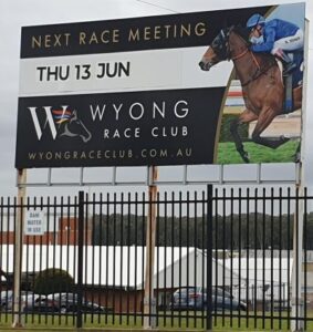 Wyong Races Sign