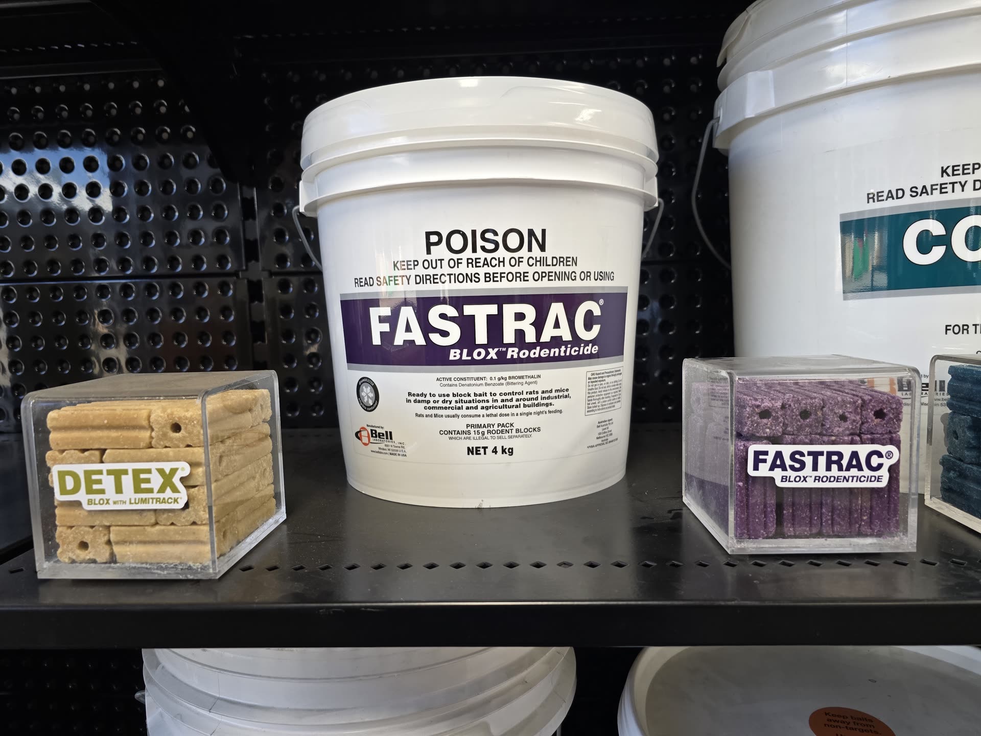 Fastrac Blox bucket close-up with Detex sample box