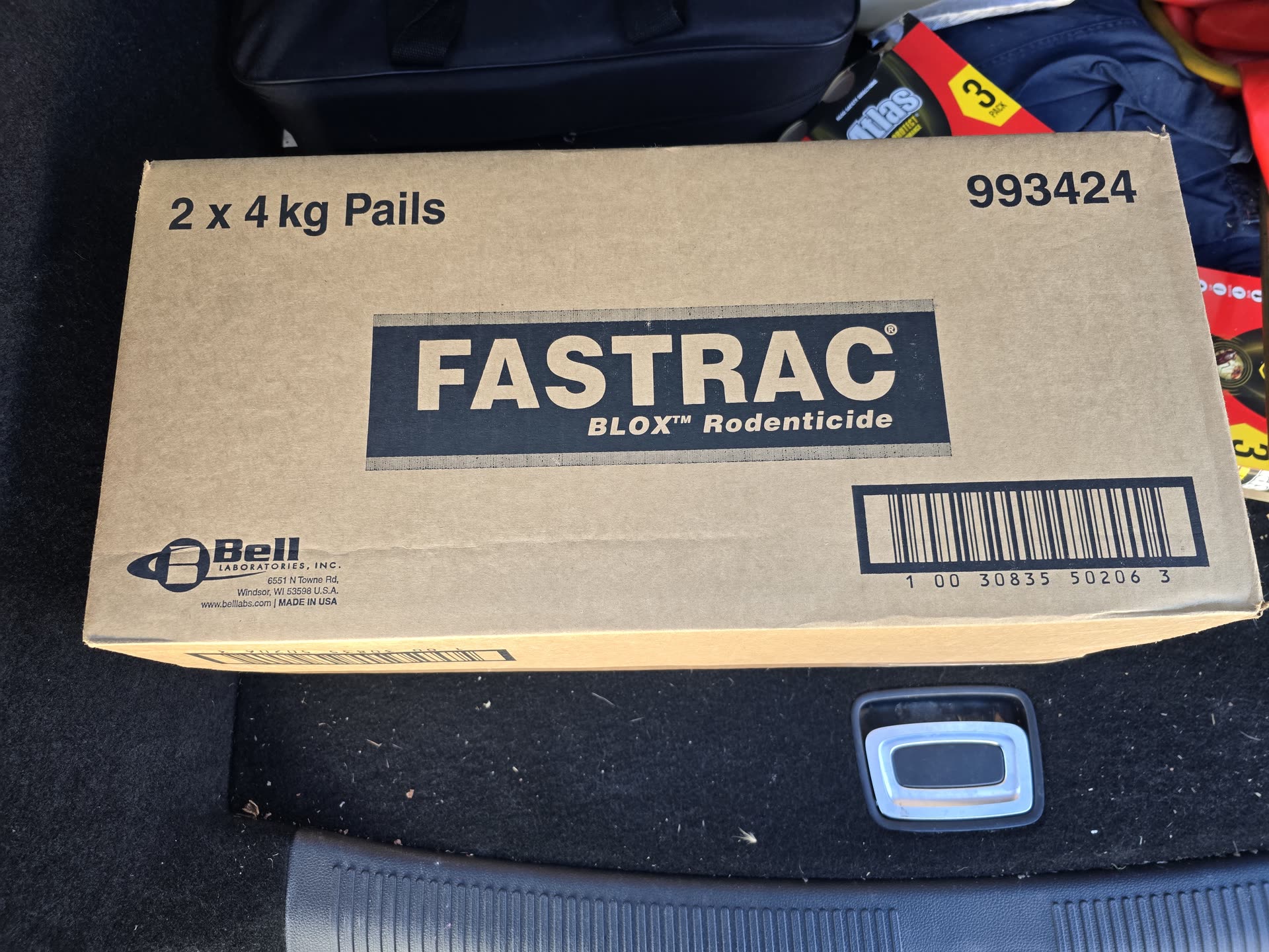 Fastrac Blox carton box in car trunk for delivery