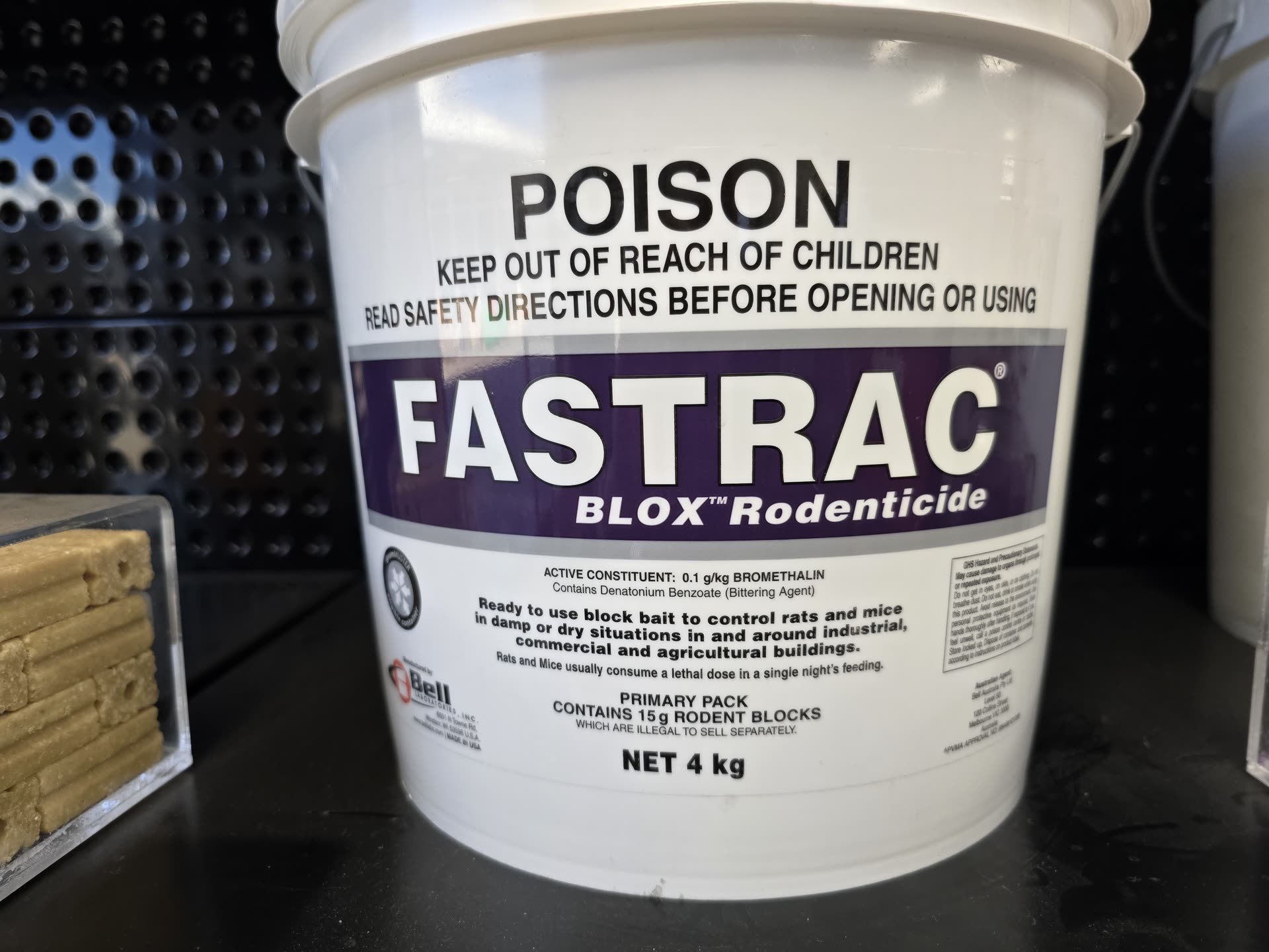 Fastrac Blox label active constituent bromethalin
